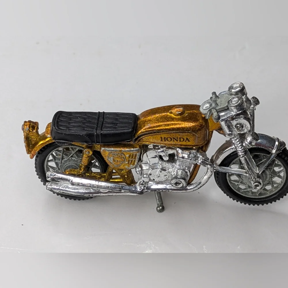 Vintage 1980 ZEE TOYS Gold HONDA 750 Motorcycle diecast - Picture 5 of 8